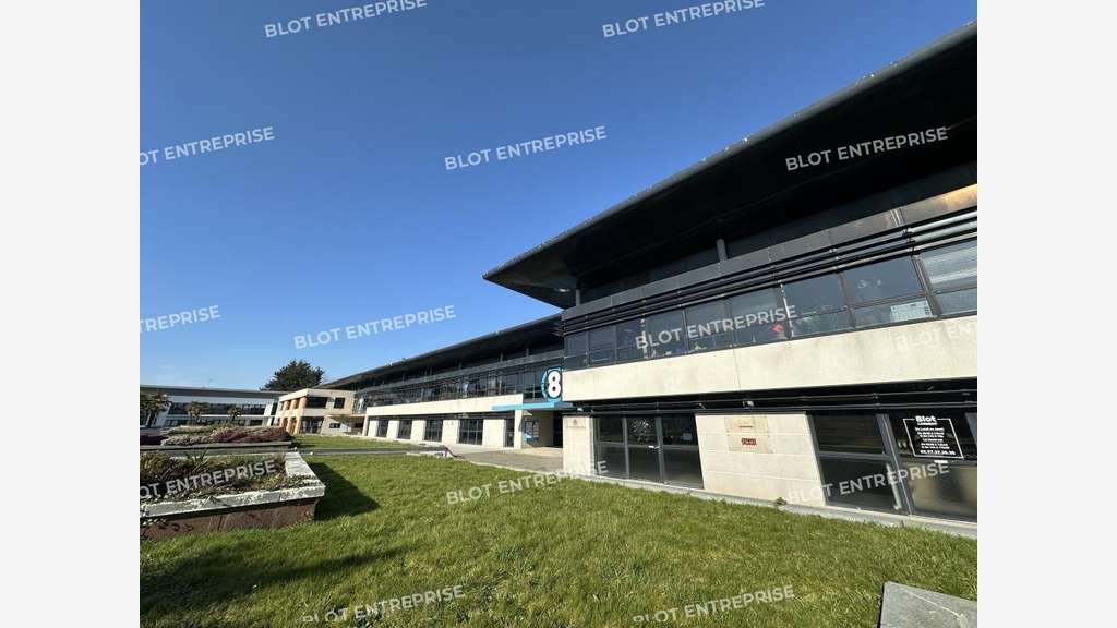 A louer / à vendre bureaux 285m² R+1 à Lorient
