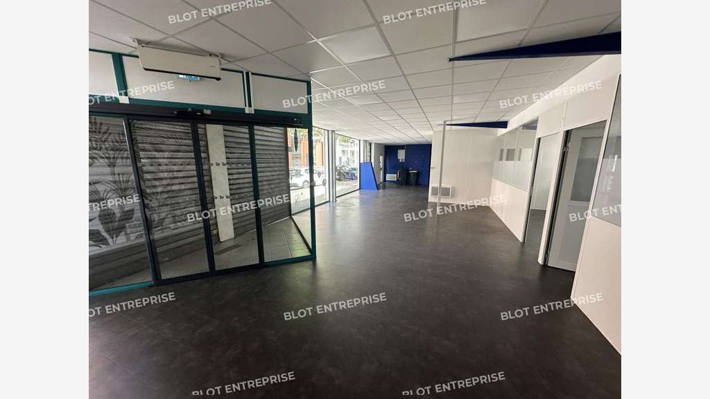 A vendre / louer local professionnel 145m² Lorient