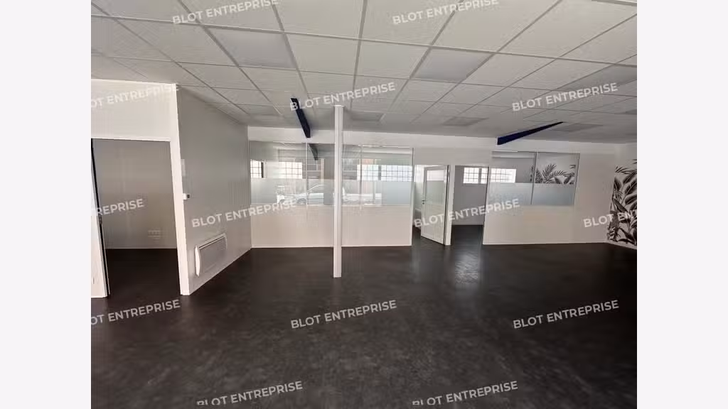 A vendre / louer local professionnel 145m² Lorient