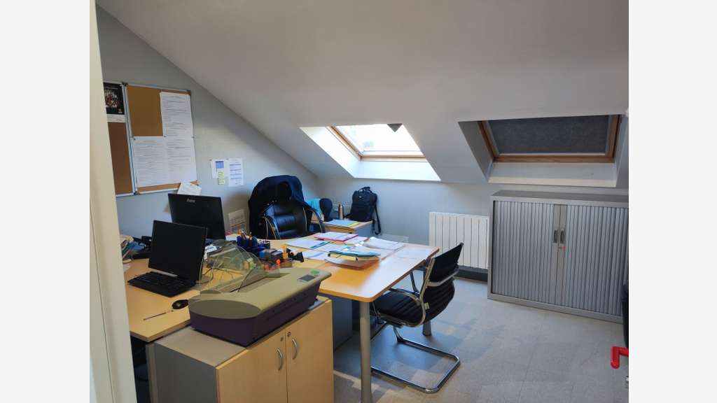 Vente bureaux loués 100% à Linas
