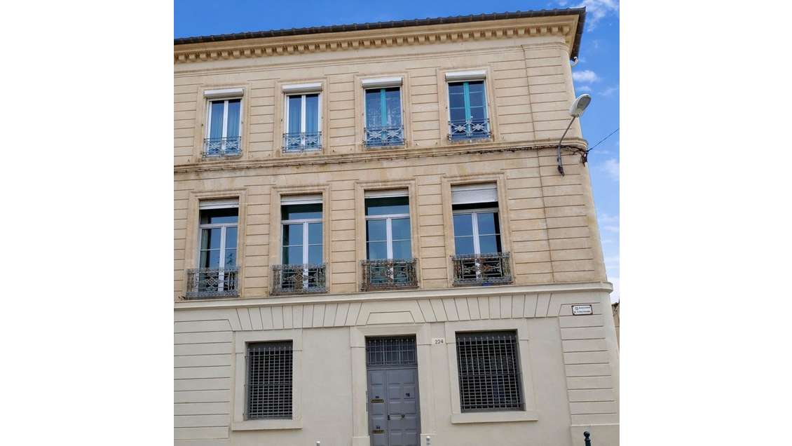 Vente Local/bureau de 107m² en RDC à Lunel