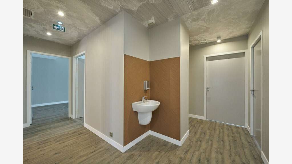 A vendre bureaux lumineux parfait état à Lyon 3e