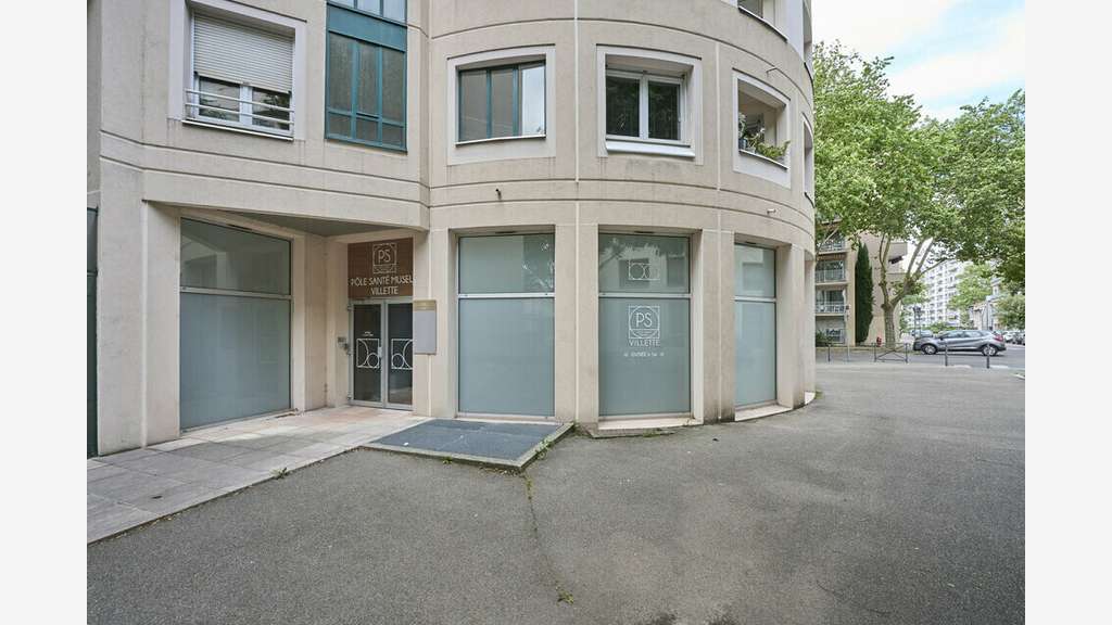 A vendre bureaux lumineux parfait état à Lyon 3e