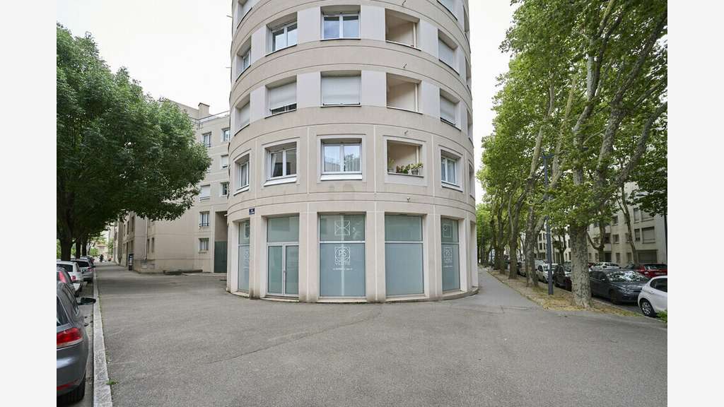 A vendre bureaux lumineux parfait état à Lyon 3e