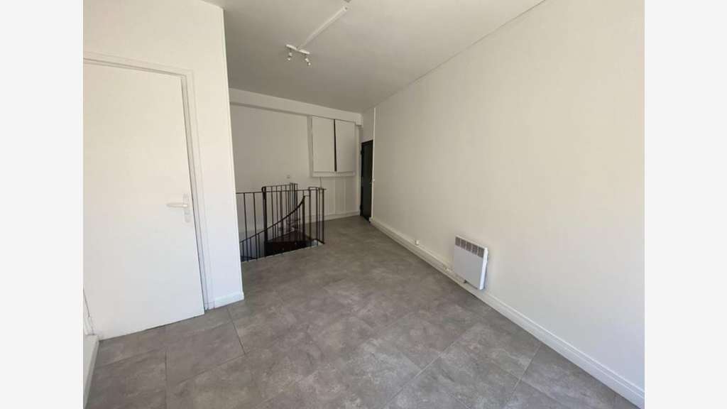 Vente local 25m² + sous-sol à Lyon 3ème Dauphiné 