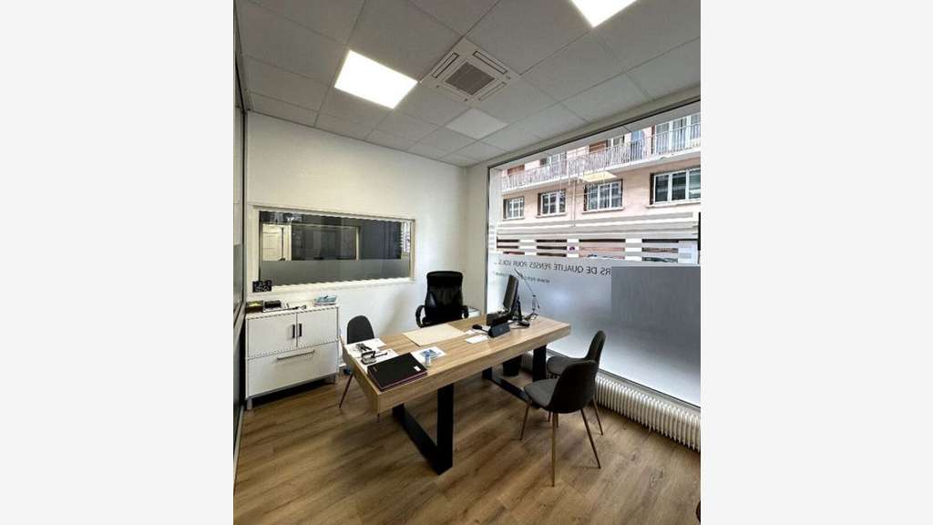 Local professionnel 173m² à vendre à Lyon 6ème