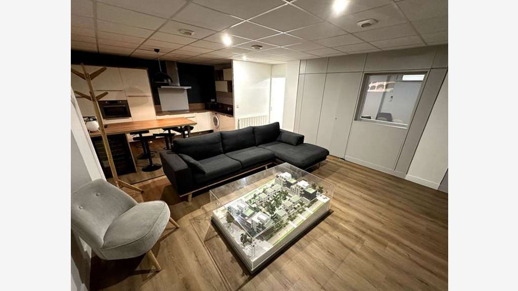 Local professionnel 173m² à vendre à Lyon 6ème