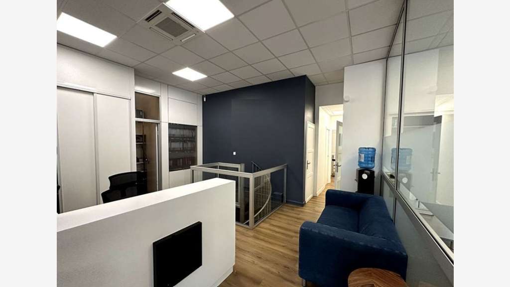 Local professionnel 173m² à vendre à Lyon 6ème