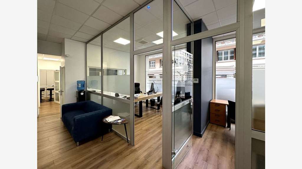 Local professionnel 173m² à vendre à Lyon 6ème