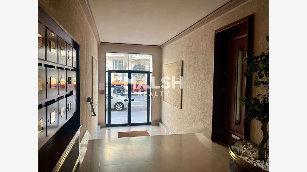 A vendre ou à louer bureaux 110m² RDC Lyon 6e