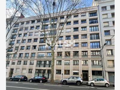 A vendre ou à louer bureaux 110m² RDC Lyon 6e