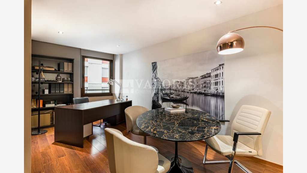 Bureaux lumineux aménagés 168m² à vendre à Lyon 6e