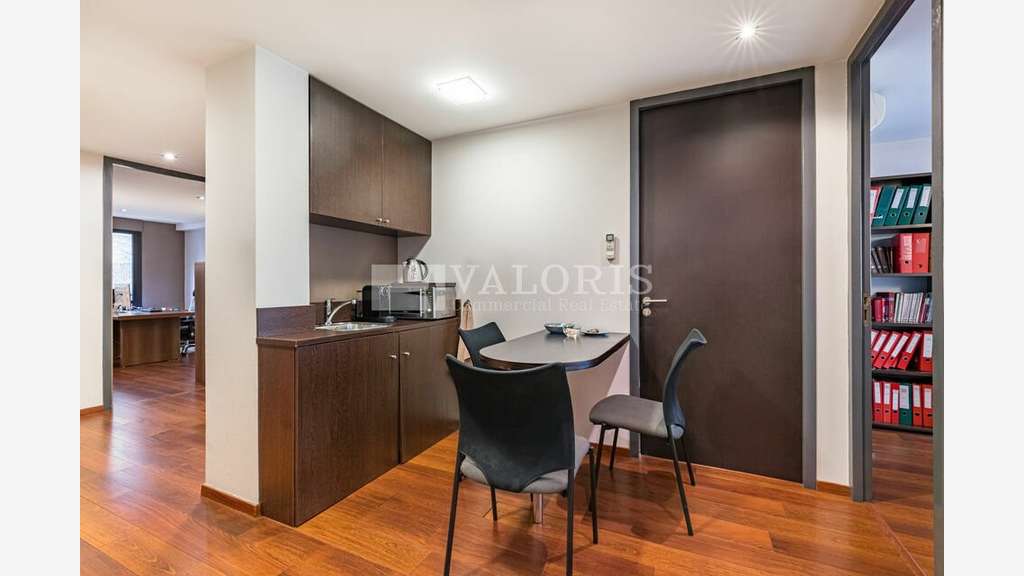 Bureaux lumineux aménagés 168m² à vendre à Lyon 6e