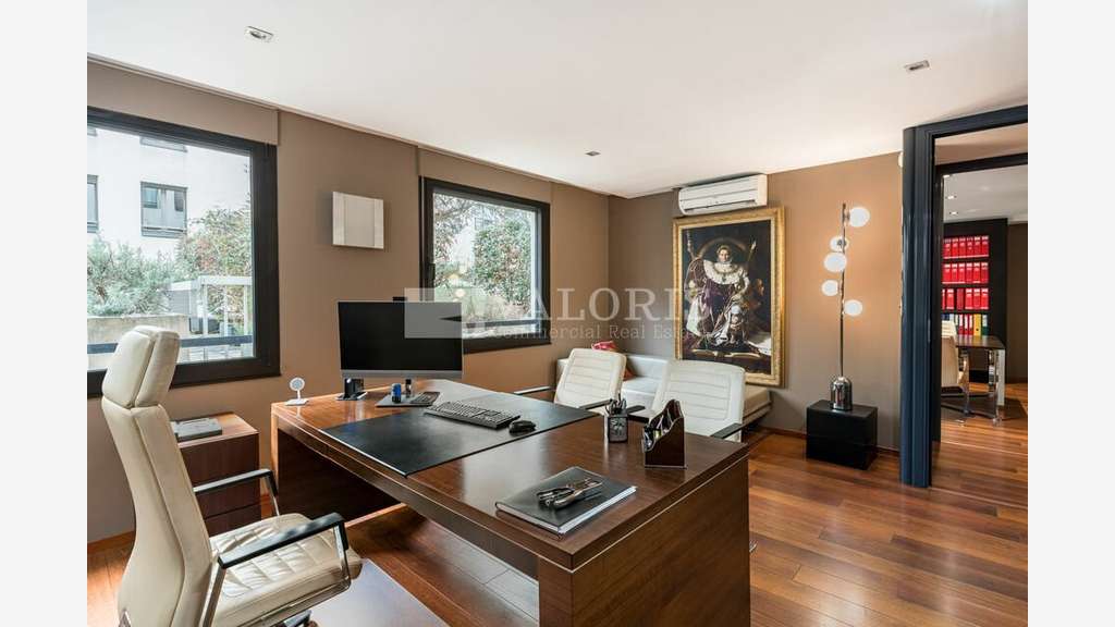 Bureaux lumineux aménagés 168m² à vendre à Lyon 6e