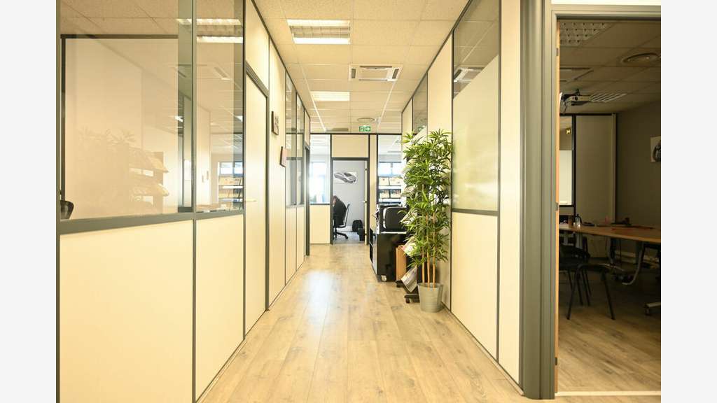 A vendre ou à louer bureaux rénovés 322m² Lyon 7e 