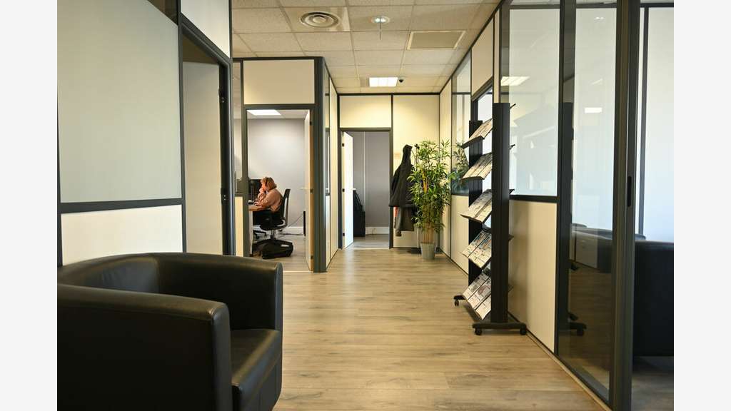 A vendre ou à louer bureaux rénovés 322m² Lyon 7e 