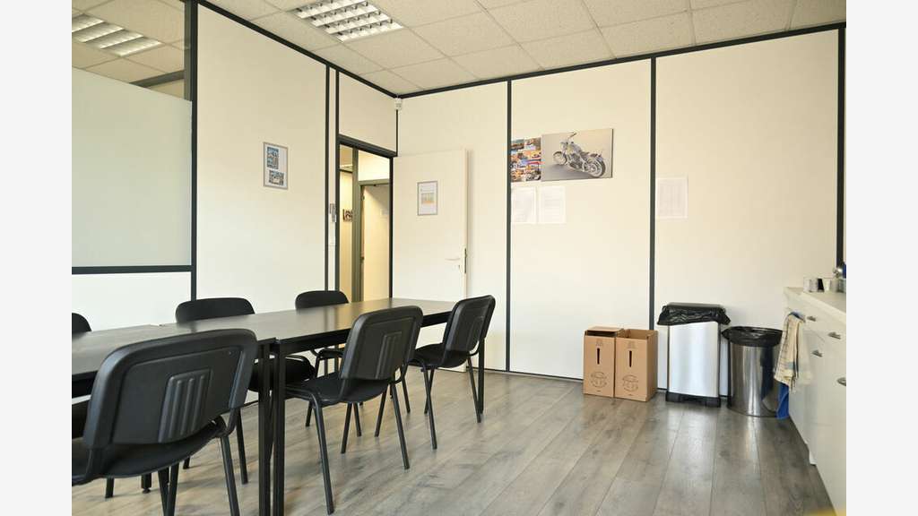 A vendre ou à louer bureaux rénovés 322m² Lyon 7e 