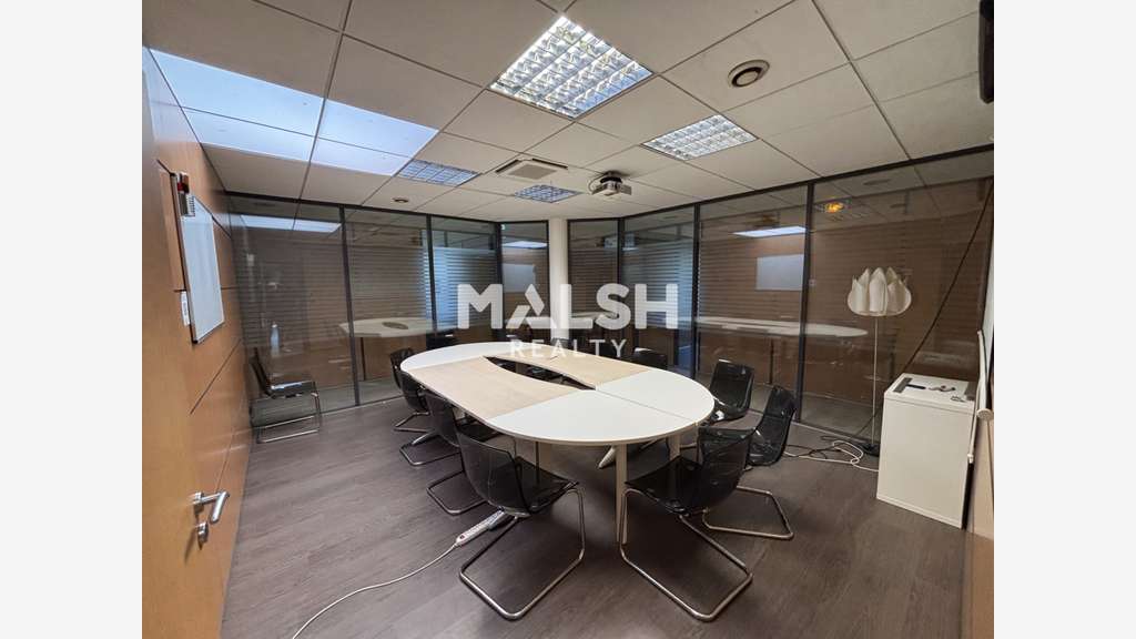 A vendre bureaux 268m² et 7 parkings à Lyon 9ème