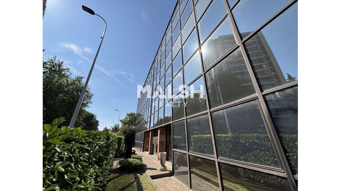 A vendre bureaux 268m² et 7 parkings à Lyon 9ème 