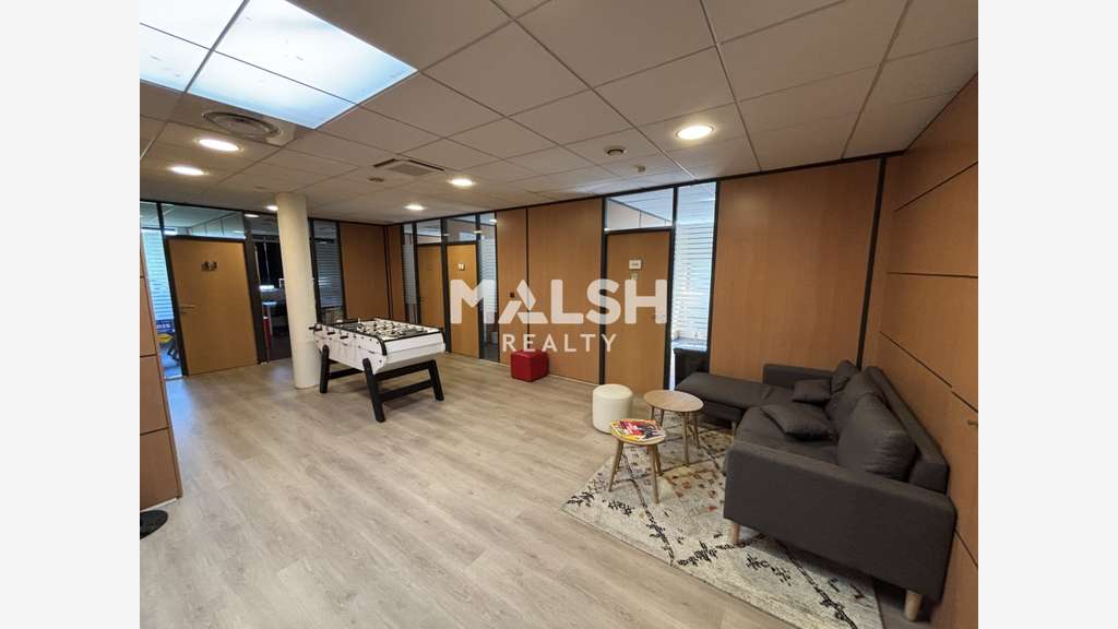 A vendre bureaux 268m² et 7 parkings à Lyon 9ème