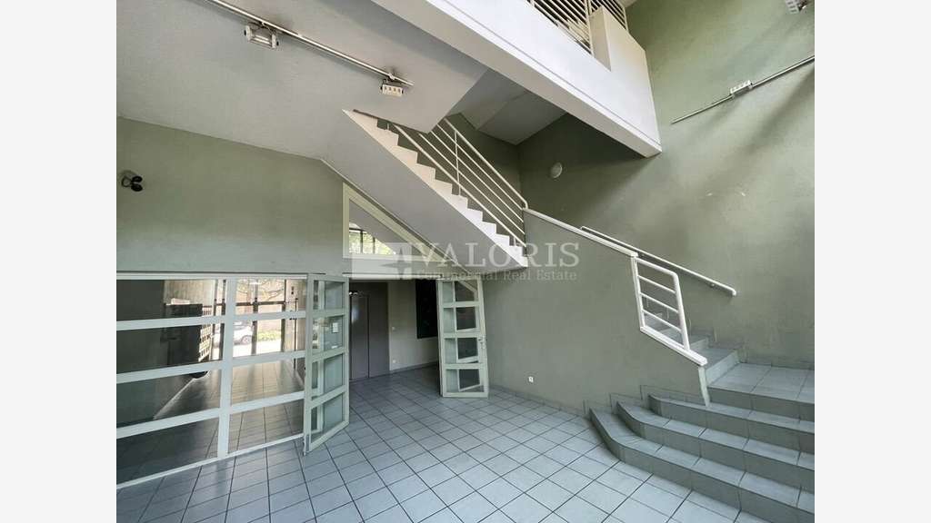 Bureaux à rénover 108m² à vendre Lyon 9e Vaise