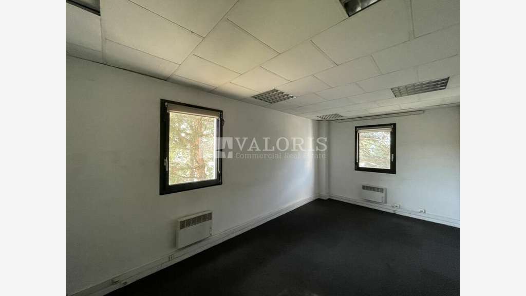 Bureaux à rénover 108m² à vendre Lyon 9e Vaise