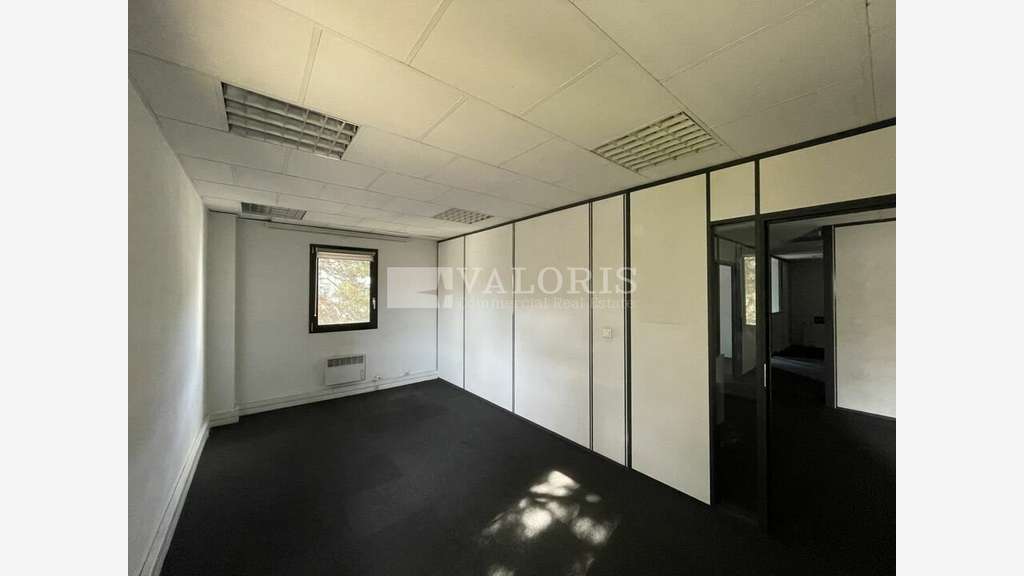 Bureaux à rénover 108m² à vendre Lyon 9e Vaise