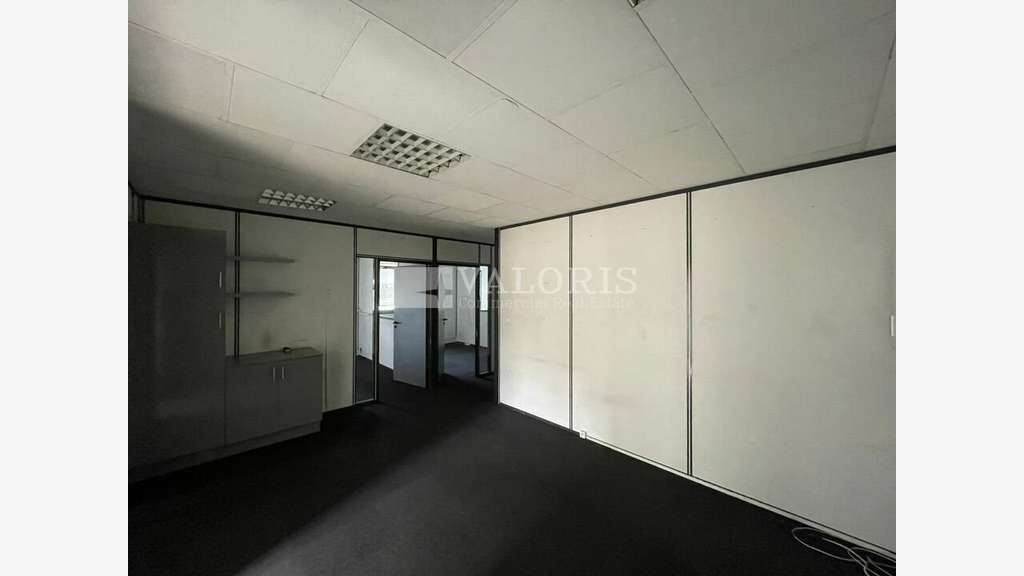 Bureaux à rénover 108m² à vendre Lyon 9e Vaise