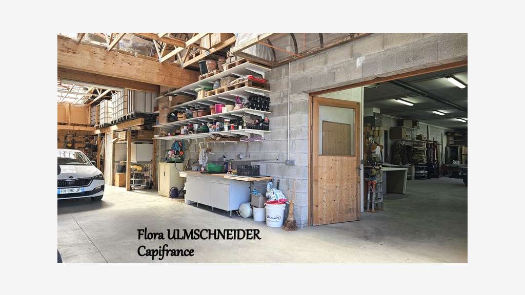Propriété atypique atelier bureau à Magnieu