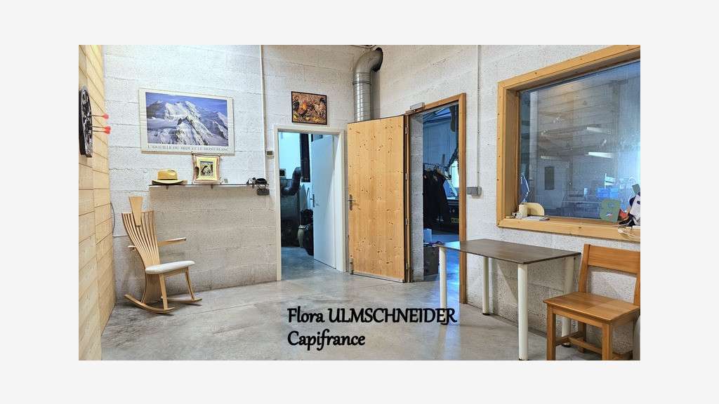 Propriété atypique atelier bureau à Magnieu