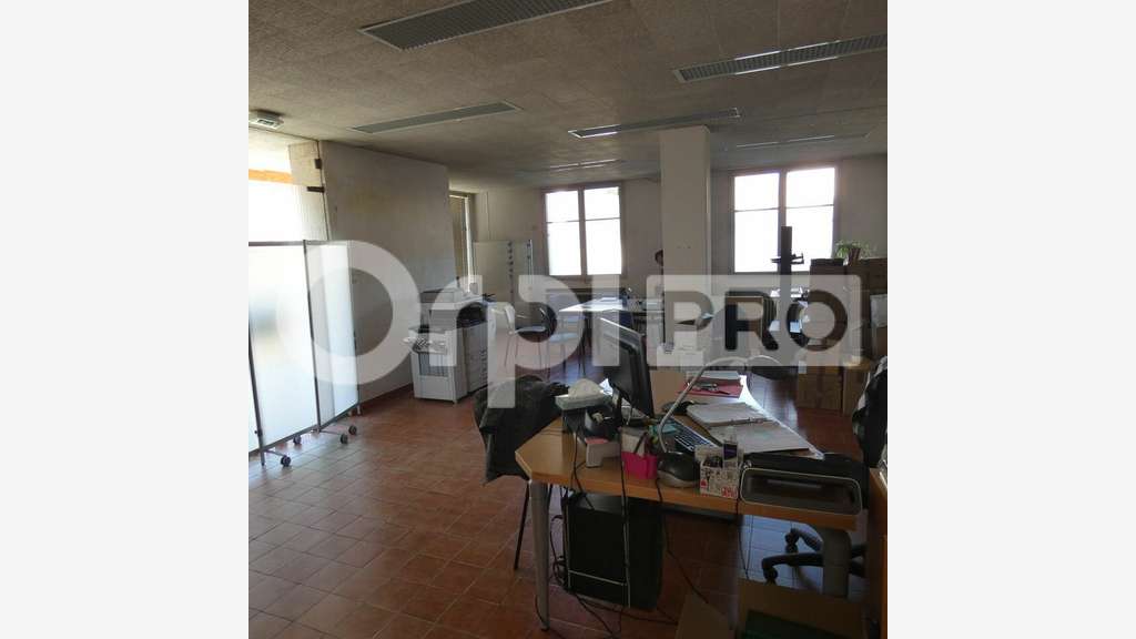 Vente ensemble de bureaux 125m² à Manosque