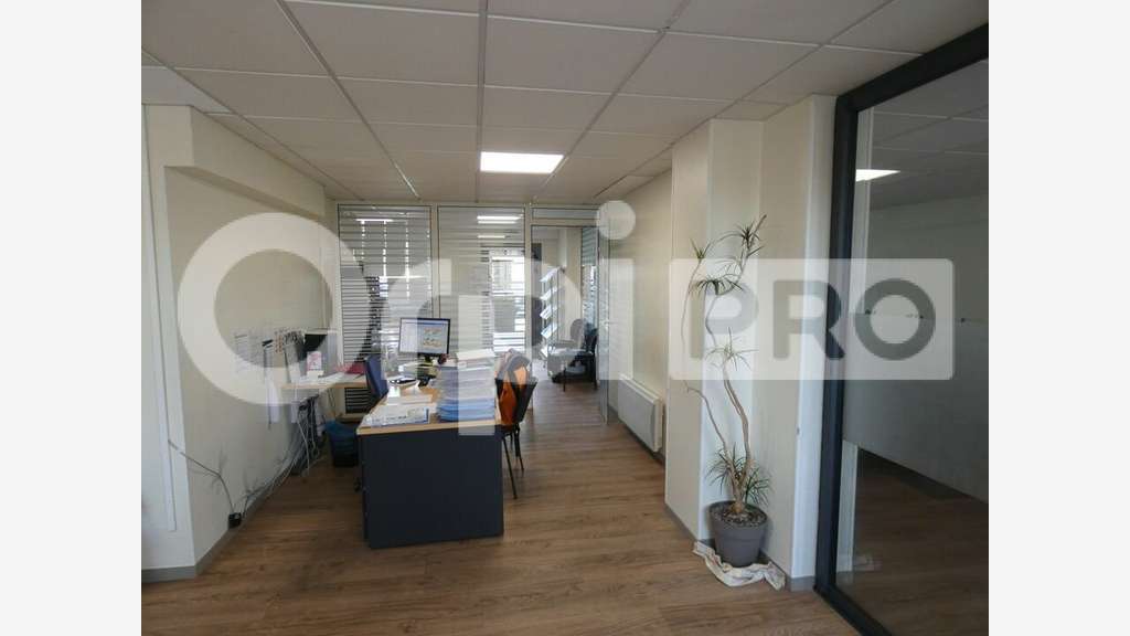 Vente locaux professionnels 134m² à Manosque