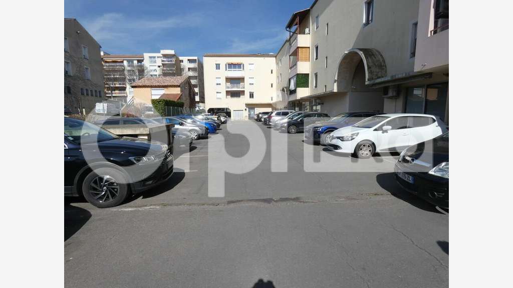 Vente locaux professionnels 134m² à Manosque