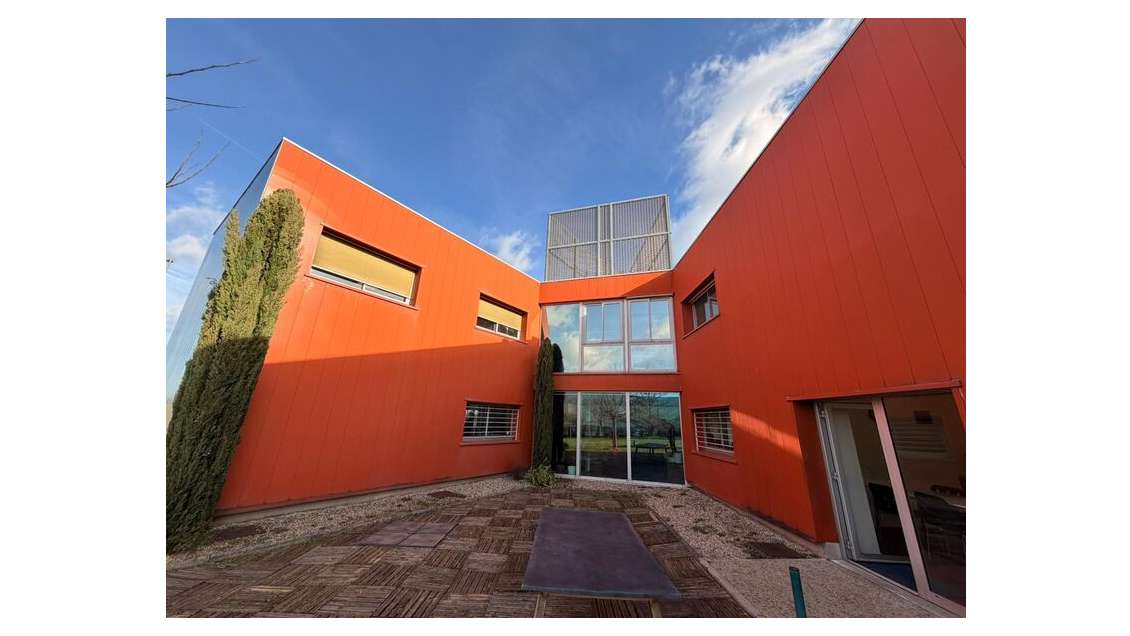 Exclusivité à la Vente - Bâtiment et terrain const