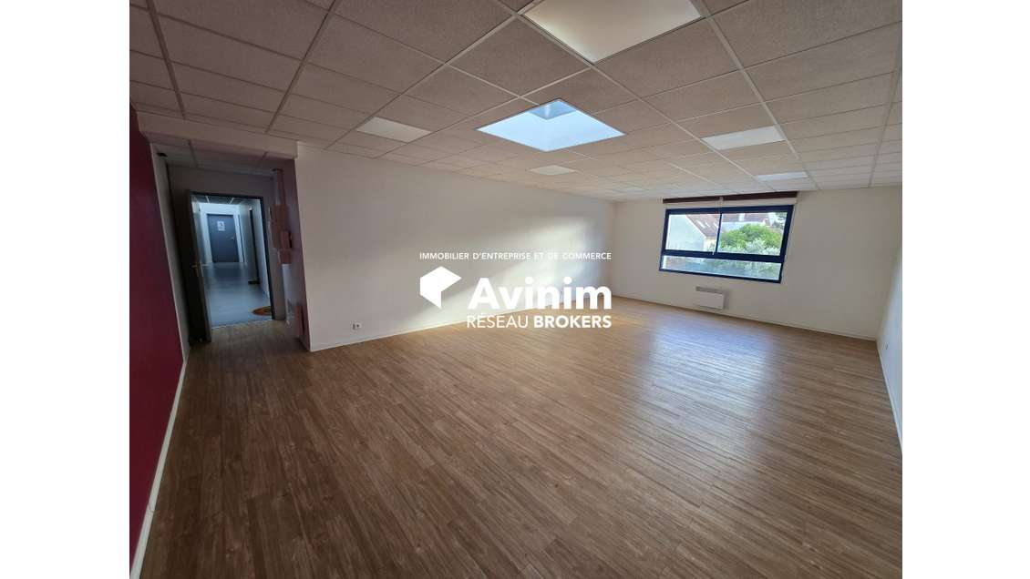 MARGENCY(95) A VENDRE BUREAUX 46 M²