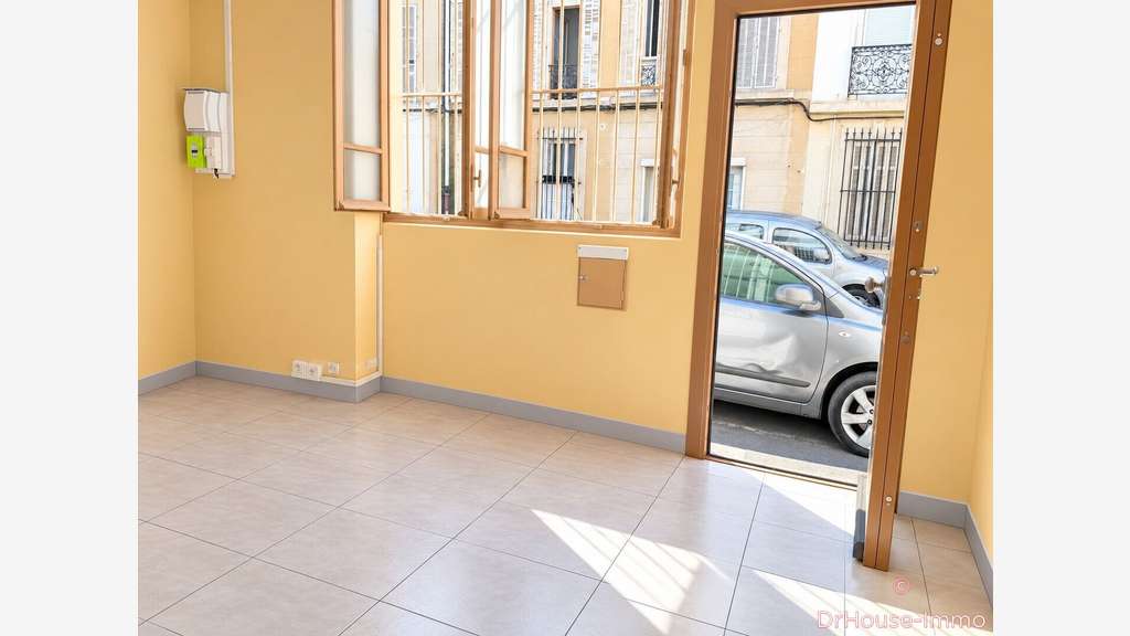 Vente local bureau stockage 300m² à Marseille 15