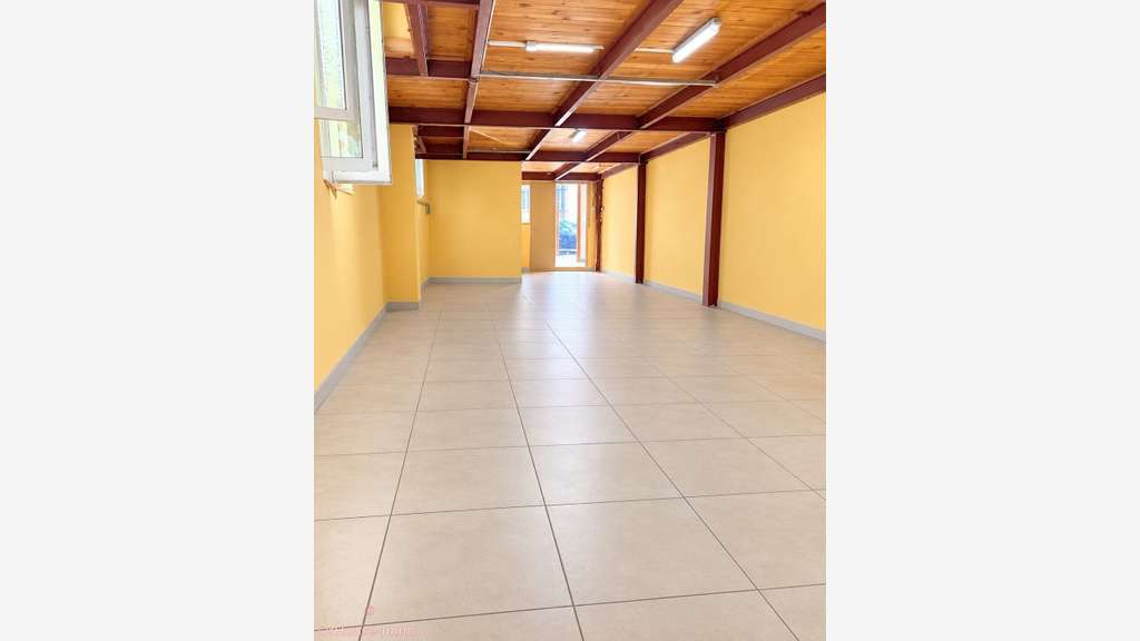 Vente local bureau stockage 300m² à Marseille 15
