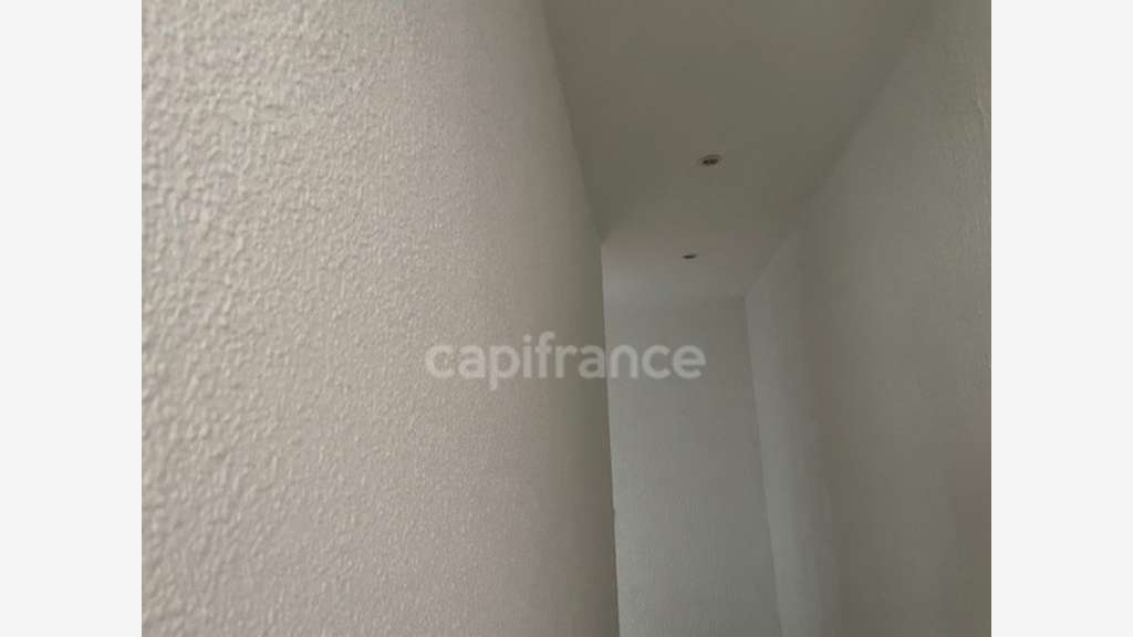 AV 68m² à Marseille 13006 rue Paradis Castellane