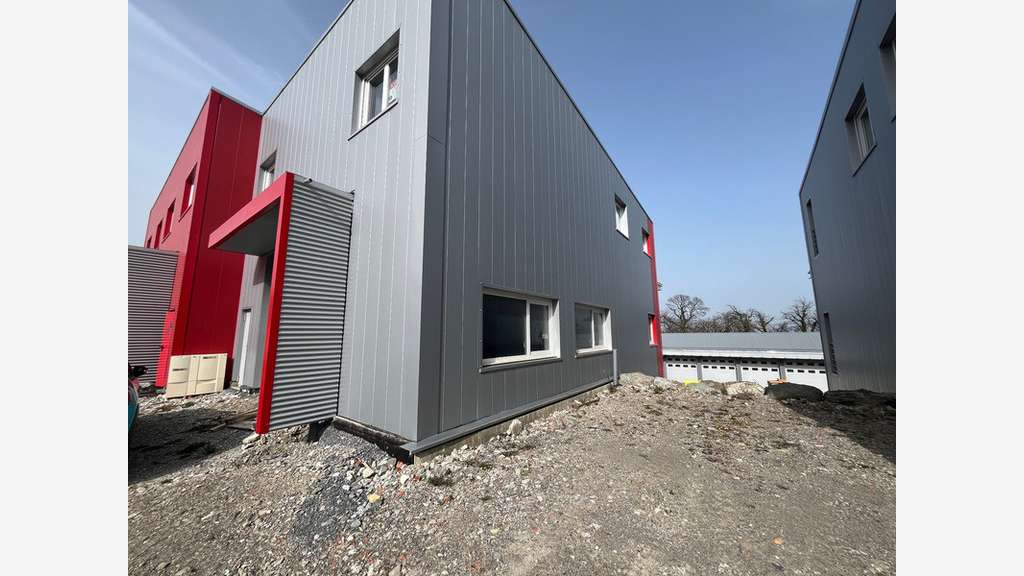 Bâtiment commercial à fort potentiel ZA Maxilly