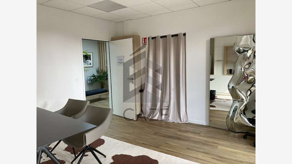 Bureaux 43m² à vendre proche Dax à Mées