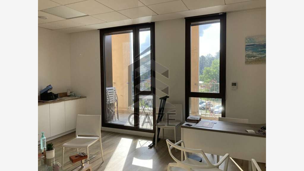 Bureaux 43m² à vendre proche Dax à Mées