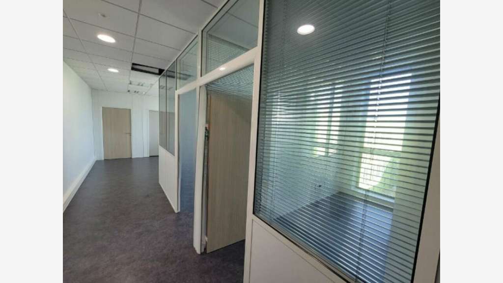 Vente bureaux haut standing 73m² à Meroux-Moval