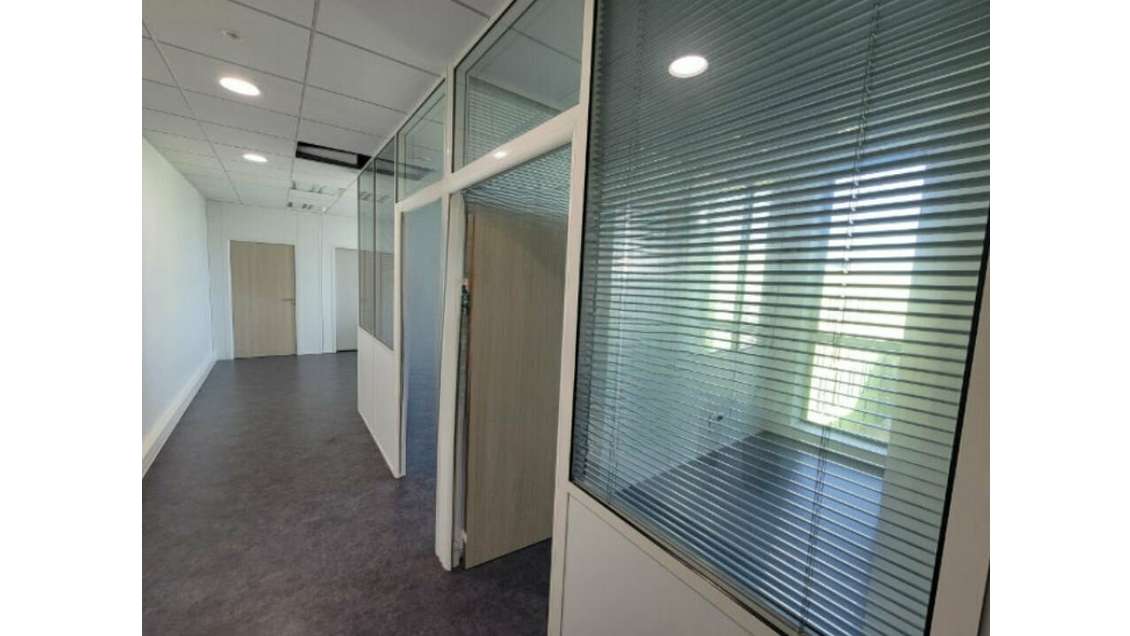Vente bureaux haut standing 73m² à Meroux-Moval