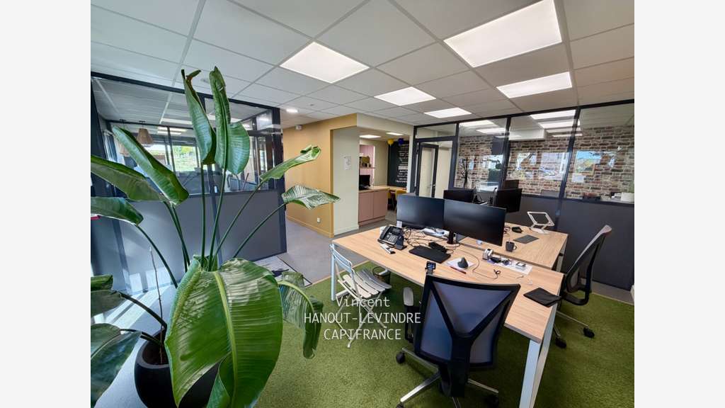 Bureaux modernes 90m² à vendre à Écouflant