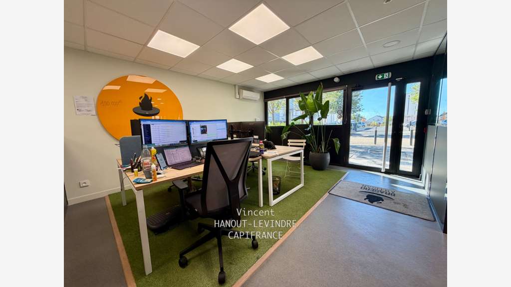 Bureaux modernes 90m² à vendre à Écouflant