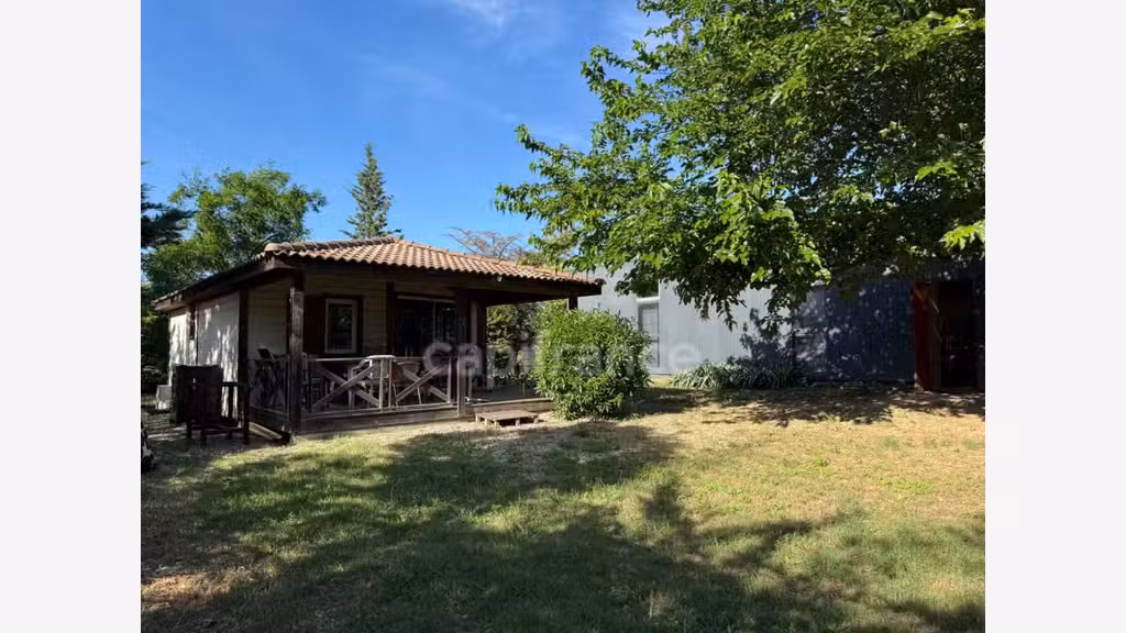 Vente ensemble immo de 696m² en ZA à Montélimar