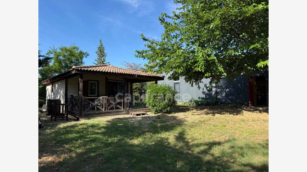 Vente ensemble immo de 696m² en ZA à Montélimar
