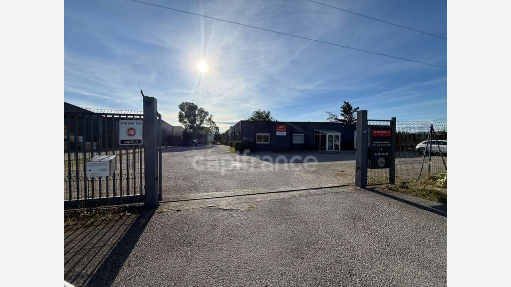Vente ensemble immo de 696m² en ZA à Montélimar