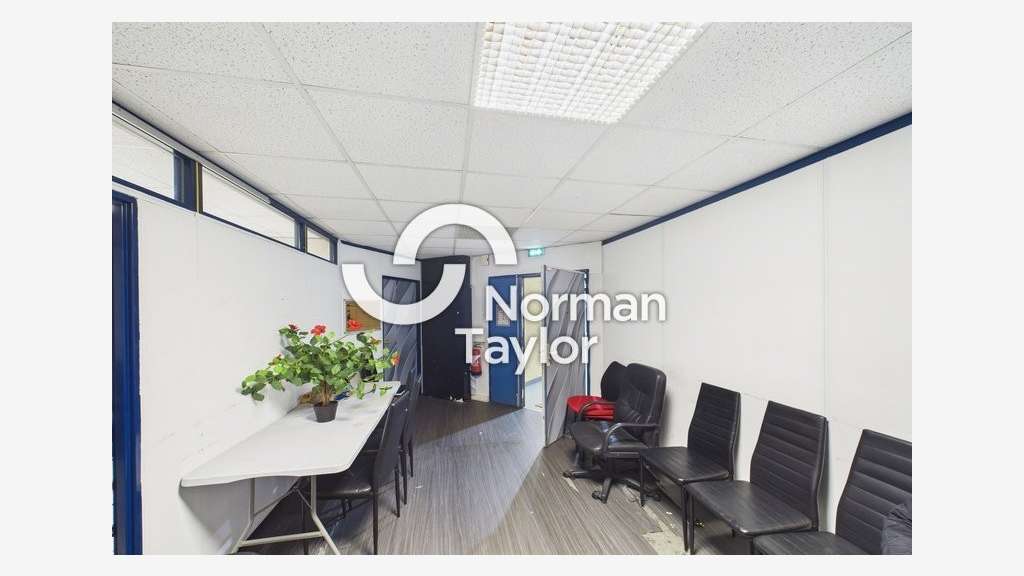 Bureaux 200m² R+1 à vendre à Montpellier Nord