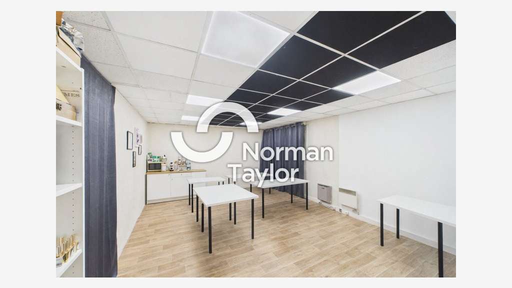 Bureaux 200m² R+1 à vendre à Montpellier Nord